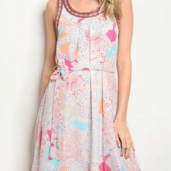 Esley Collection Dresses & Skirts - 🌹Beautiful NWT Patterned Summer Dress with belt